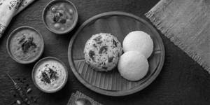 Idli(2pcs) & Rava Upma(100gm)