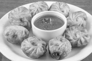 Veg Fried Momos 8 Pc