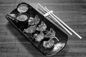 Chicken Schezwan Momos (5 Pcs)