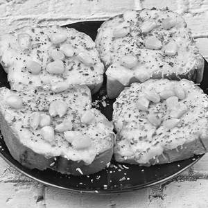 Sweet Corn Garlic Bread