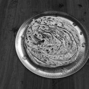 Desi Ghee Laccha Paratha (Jumbo Size - 9 Inch)
