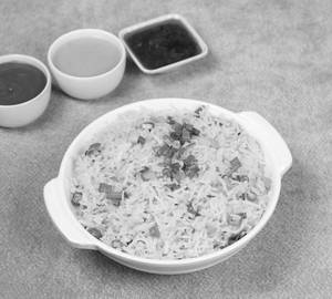 Veg Fried Rice/Noodles (500Ml)
