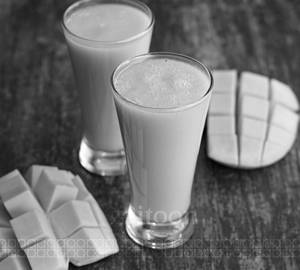Mango Milkshake With Mango Ice Cream