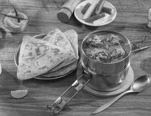 Saag Chicken - PARATHA Meal