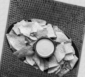 Nachos With Cheese Dip