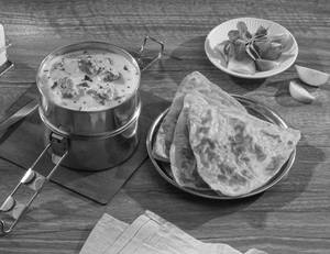 Kadhi Pakoda - PARATHA Meal