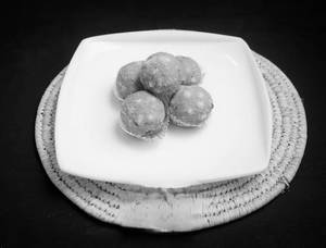 Moong Dal Laddu