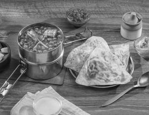 Matar Paneer - PARATHA Meal