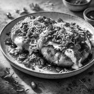 Aloo Tikki Chaat (2 Pcs)