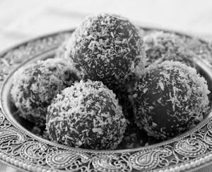 Dry Gulab Jamun