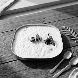 Creamy Curd Rice With Mango Pickle & Chilli