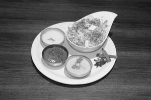 Veg Hyederabadi Biryani With Salan And Raita