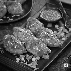 Freaky Steamed Peri Peri Momos