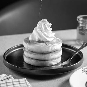 Honey Syrup & Whipped Cream Pancake