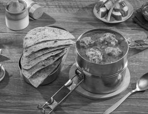 Homely Chicken Curry - 5-GRAIN ROTI Meal