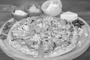 Onion Capsicum Pizza [8 Inches]