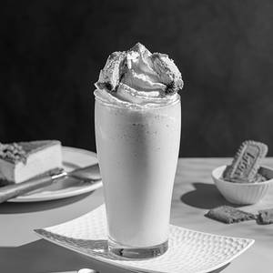 Biscoff Lotus Cake Shake