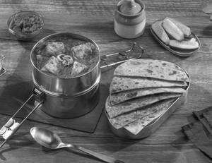 Paneer Tikka Curry - 5-GRAIN ROTI Meal