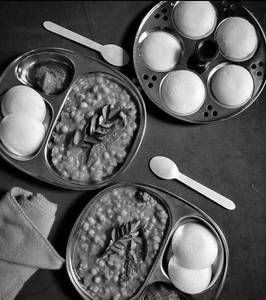 Idly Ghugni Coconut Chutney
