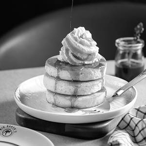Maple & Whipped Cream Pancake