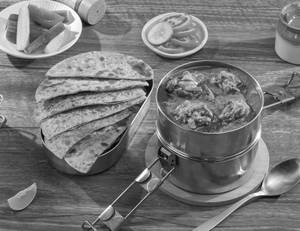 Saag Chicken - 5-GRAIN ROTI Meal