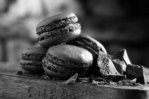 Chocolate Macaron (1 Piece)