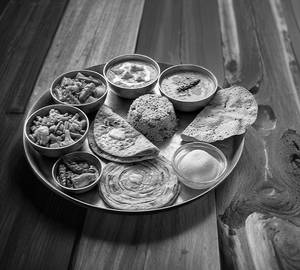 Deluxe Thali