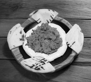Butter Hummus With Pita Bread