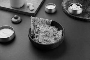 Jain Paneer Stuffed Kulcha