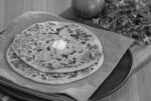 Aloo Pyaaz Tandoori Paratha
