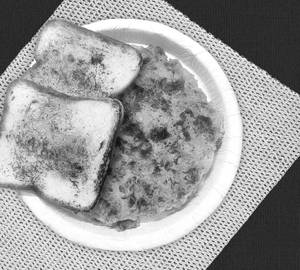 Besan Chilla [2 Pieces] With Bread [2 Pieces]