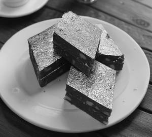 Anjeer kaju Katli 250 Gm