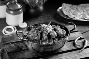 Chicken Tikka Hare Pyaza