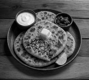 Paneer Pyaaz Parantha