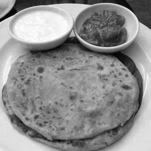 Aaloo Paratha With Curd And Pickle