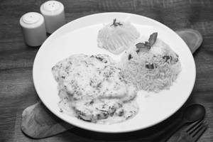 Paneer Steak In Spinach Mushroom Sauce