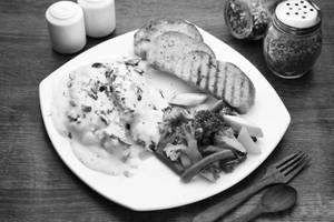 Grilled Fish With Mushroom Sauce