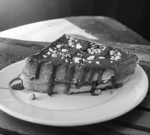 Nutella Crackling Waffle
