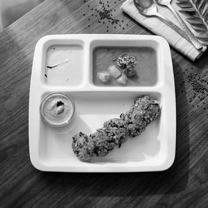 Authentic South Indian Dal Vada With Sambhar And Surprise Chutney (5-pcs)