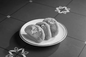 Dry Fruit Chandrakala