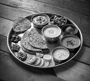 Kundyachi Poli Thali