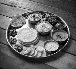 Jowar Roti Thali