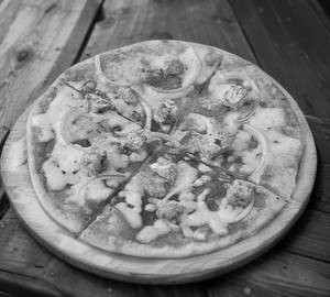 Paneer & Onion Pizza