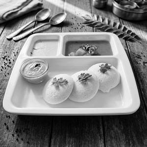 Authentic Steamed Idli Plate With Sambhar And Chutney (3-pcs)