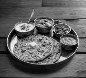 Pyazz Paratha Combo