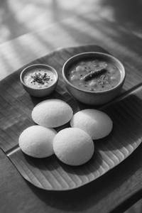 Idli 4 piece