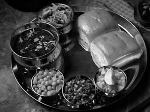 Schezwan Misal Pav