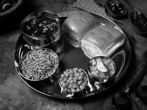 Mumbaiya Sev Usal (400 Gm)
