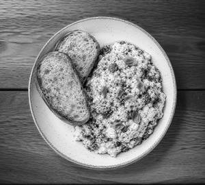 Pesto Scrambled Egg