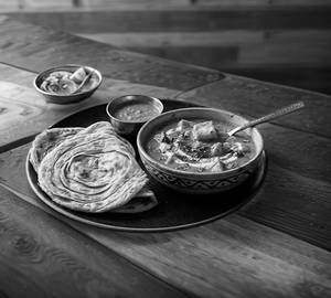 Mattar paneer And 2 Multilayered Paratha